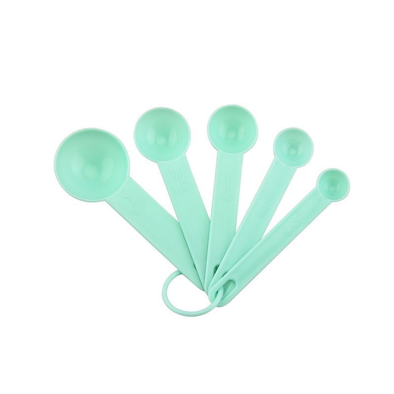 Plastic Measuring Cups and Spo - Kitchen Gadgets Under $10 ulasan dan harga